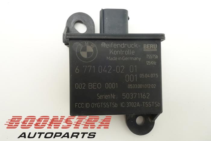 Begagnade Däcktrycksantenn BMW 5 serie (E60) 530d 24V Pris € 24,95 Marginaltabell erbjuds av Boonstra Autoparts