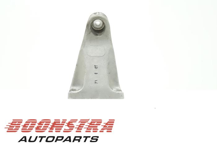 Used Engine mount Ferrari California 4.3 V8 32V Price € 149,95 Margin scheme offered by Boonstra Autoparts