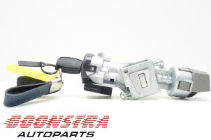 Used Ignition lock + key Ford Focus 3 Wagon 1.0 Ti-VCT EcoBoost 12V 125 Price € 44,25 Margin scheme offered by Boonstra Autoparts