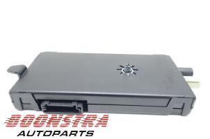 Used Antenna Amplifier BMW X4 (F26) xDrive20d 16V Price € 24,95 Margin scheme offered by Boonstra Autoparts