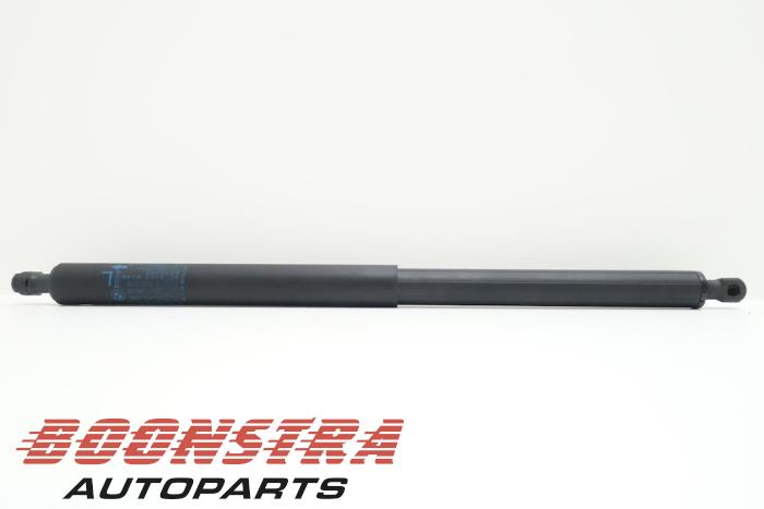 Rear gas strut, right from a BMW X1 (F48) sDrive 20i 2.0 16V Twin Power Turbo 2016
