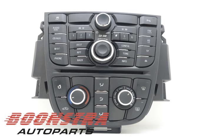 Używane Panel obslugi radia Skoda Fabia III Combi (NJ5) 1.0 TSI 12V Cena € 175,00 Procedura marży oferowane przez Boonstra Autoparts