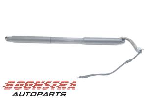 Used Rear gas strut, right BMW 3 serie Touring (F31) Price € 44,25 Margin scheme offered by Boonstra Autoparts