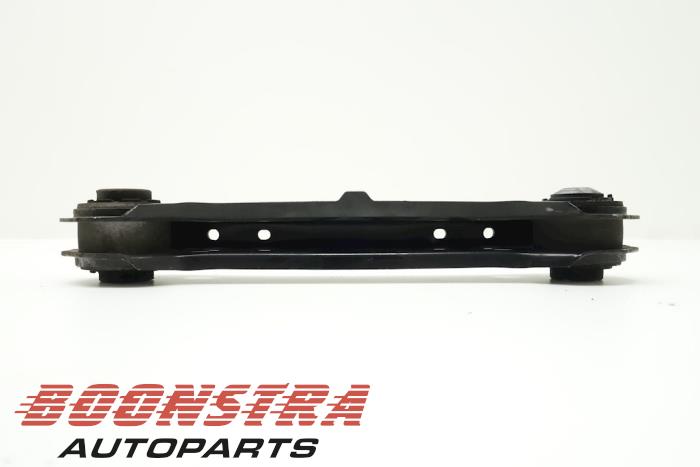Rear upper wishbone, left from a BMW 3 serie Touring (E91) 320i 16V 2010
