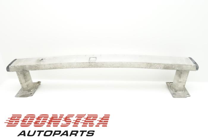 Front bumper frame from a Peugeot Expert (G9) 2.0 HDi 120 2010