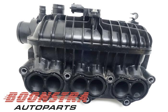 Używane Kolektor dolotowy Ford Focus 3 Wagon 1.0 Ti-VCT EcoBoost 12V 125 Cena € 36,75 Procedura marży oferowane przez Boonstra Autoparts