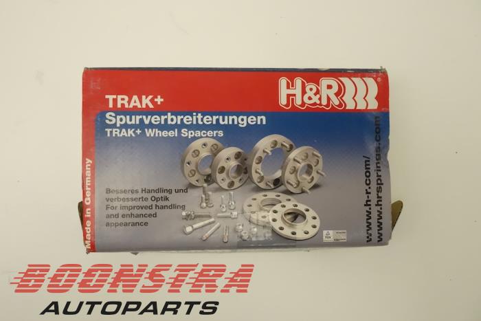 Begagnade Spårbreddare Toyota Celica Pris € 37,50 Marginaltabell erbjuds av Boonstra Autoparts