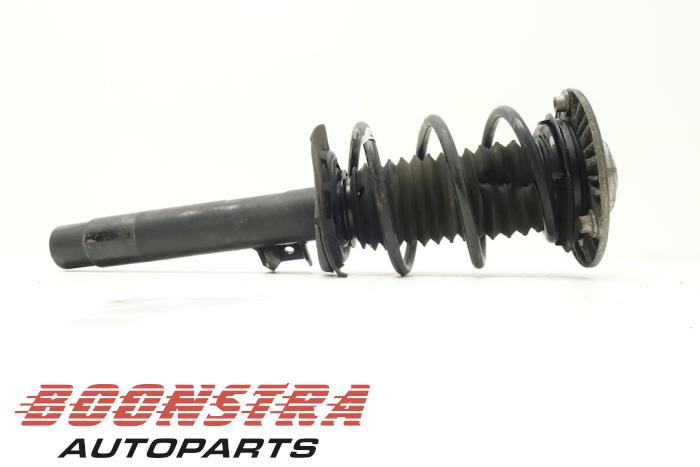Front shock absorber rod, left from a BMW 3 serie (F30) 318d 2.0 16V 2013
