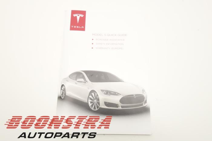 Używane Instrukcja Tesla Model S 85 Cena € 59,00 Procedura marży oferowane przez Boonstra Autoparts