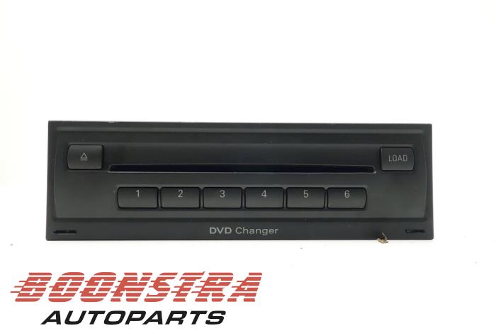 Używane Odtwarzacz DVD Audi A8 (D4) 4.2 TDI V8 32V Quattro Cena € 169,00 Procedura marży oferowane przez Boonstra Autoparts
