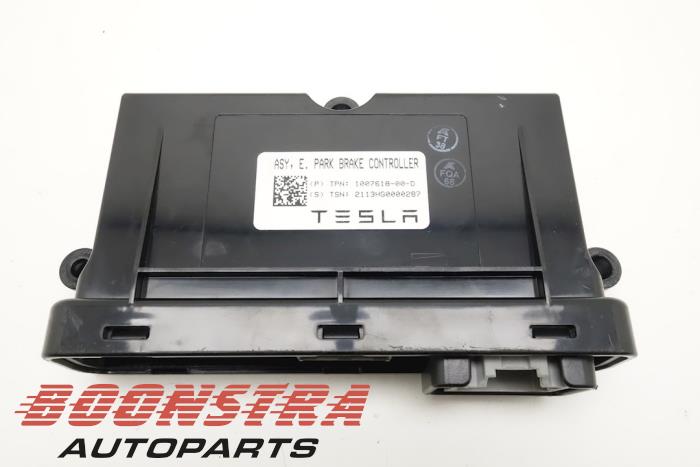 Używane Modul hamulca postojowego Tesla Model S 85 Cena € 37,46 Procedura marży oferowane przez Boonstra Autoparts
