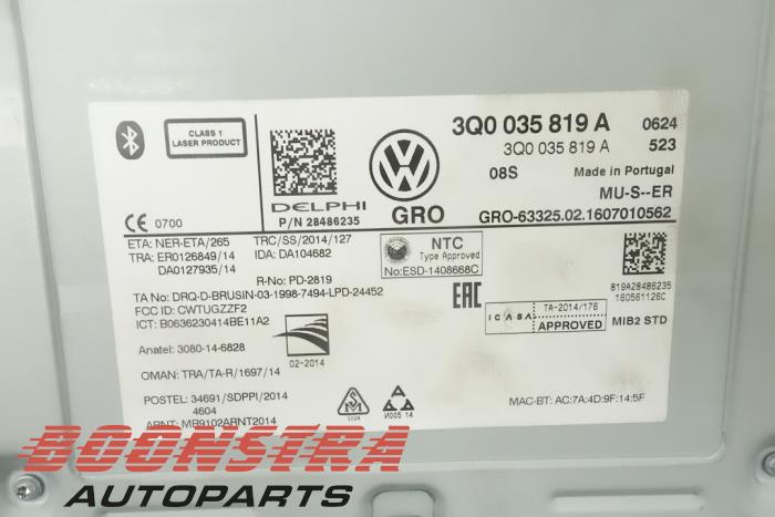 Radio de un Volkswagen Touran (5T1) 2.0 TDI 150 2016