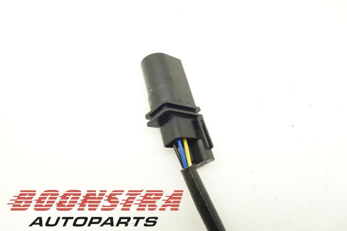 Lambda probe from a Volkswagen Touran (5T1) 2.0 TDI 150 2016