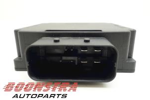 Used Central door locking module Volkswagen Transporter T6 2.0 TDI 150 Price € 30,19 Inclusive VAT offered by Boonstra Autoparts
