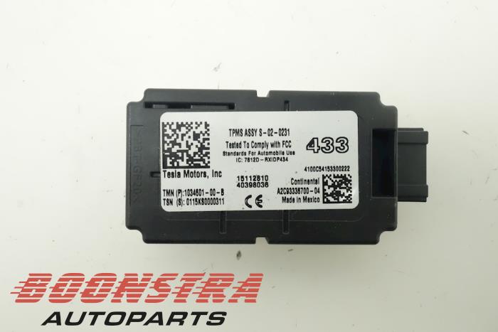 Begagnade Däcktrycksantenn Tesla Model S 70 Pris € 37,46 Marginaltabell erbjuds av Boonstra Autoparts