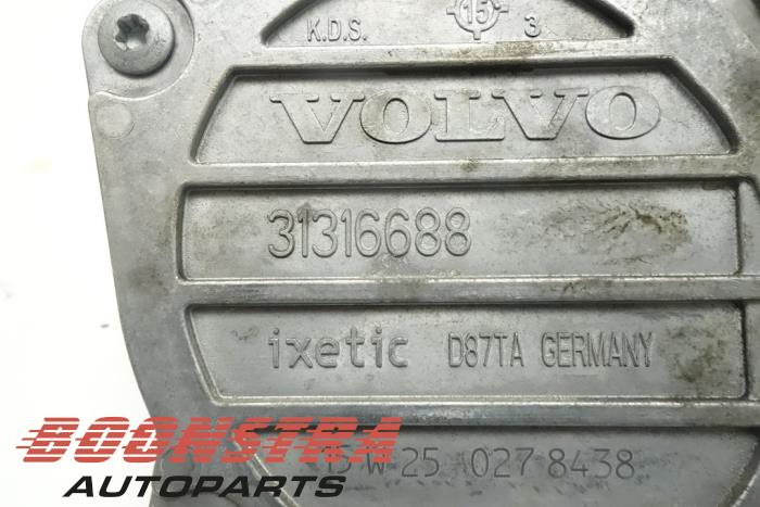 Bomba de vacío (diésel) de un Volvo V40 (MV) 2.0 D2 16V 2015