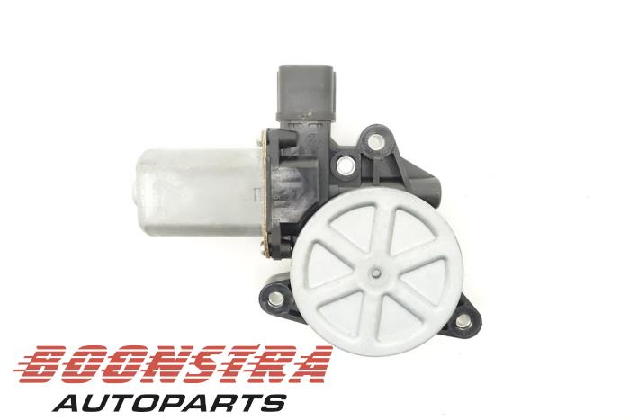 Używane Silnik szyberdachu Tesla Model S 85D Cena € 54,95 Procedura marży oferowane przez Boonstra Autoparts