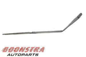 Used Front wiper arm Porsche 911 (996) 3.6 Carrera 4 24V Price € 49,00 Margin scheme offered by Boonstra Autoparts