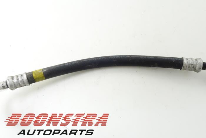 Air conditioning line from a Toyota Auris (E15) 1.8 16V HSD Full Hybrid 2012