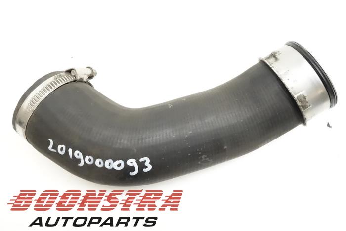 Usagé Tuyau intercooler Volkswagen Transporter T5 2.0 TDI DRF Prix € 30,19 Prix TTC proposé par Boonstra Autoparts