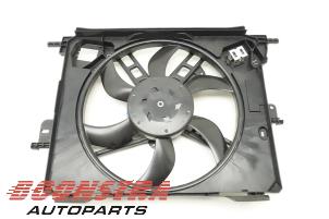 Used Cooling fans Renault Twingo III (AH) 1.0 SCe 70 12V Price € 159,00 Margin scheme offered by Boonstra Autoparts