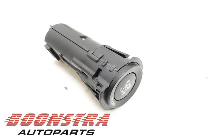 Używane Przelacznik Start/Stop Maserati Ghibli III 3.0 Diesel Cena € 69,00 Procedura marży oferowane przez Boonstra Autoparts