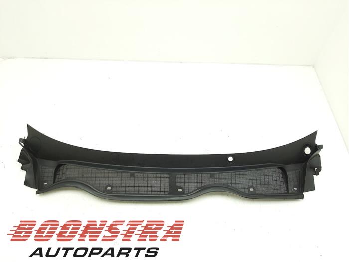 Usagé Paravent Ford Fiesta 7 1.1 Ti-VCT 12V 70 Prix € 24,95 Règlement à la marge proposé par Boonstra Autoparts
