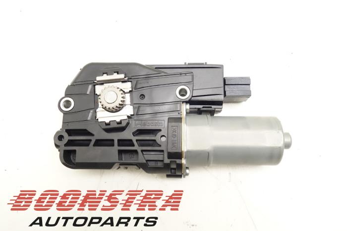 Używane Silnik szyberdachu Audi A4 Avant (B9) 2.0 TFSI 16V Cena € 54,95 Procedura marży oferowane przez Boonstra Autoparts