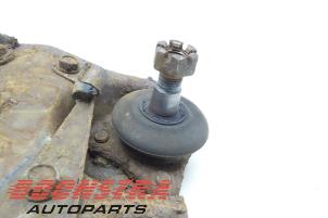 Used Front upper wishbone, right Mitsubishi L-200 2.5 DI-D 4x4 Price € 24,95 Margin scheme offered by Boonstra Autoparts