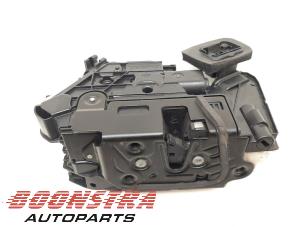 Used Front door lock mechanism 4-door, right Seat Leon ST (5FF) 1.6 TDI Ecomotive 16V Price € 24,95 Margin scheme offered by Boonstra Autoparts