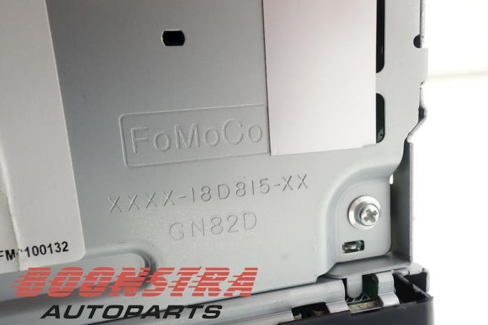 Radio van een Ford Transit Custom 2.0 TDCi 16V Eco Blue 130 2018