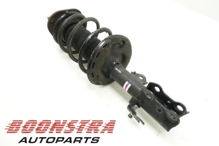Front shock absorber rod, right from a Toyota Auris (E18) 1.8 16V Hybrid 2016