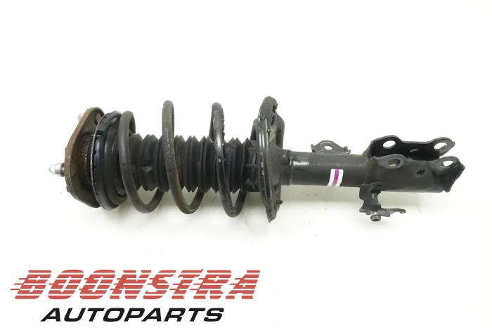 Front shock absorber rod, right from a Toyota Auris (E18) 1.8 16V Hybrid 2016