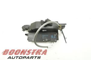 Used Front door lock mechanism 4-door, right Citroen DS5 (KD/KF) 2.0 HDiF 160 16V Price € 36,75 Margin scheme offered by Boonstra Autoparts