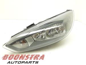 Used Headlight, left Ford Focus 3 1.0 Ti-VCT EcoBoost 12V 100 Price € 111,75 Margin scheme offered by Boonstra Autoparts