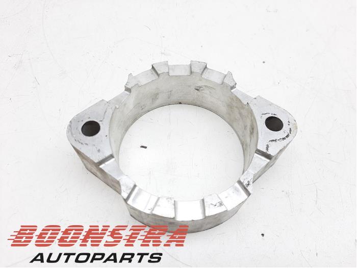 Used Engine mount Ferrari California 4.3 V8 32V Price € 49,00 Margin scheme offered by Boonstra Autoparts
