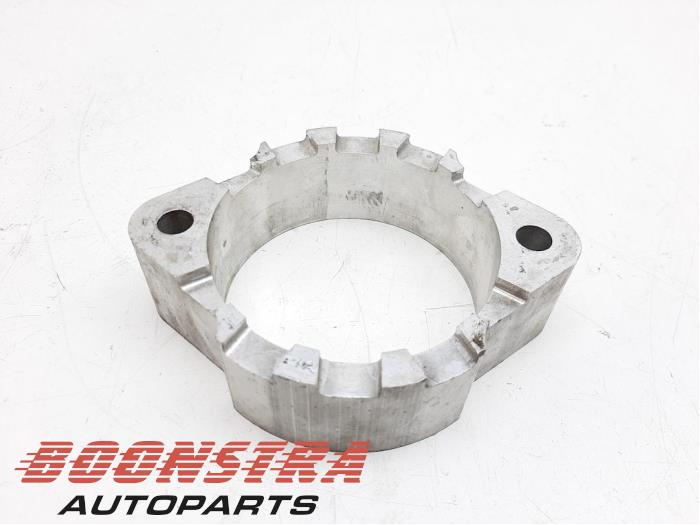 Used Engine mount Ferrari California 4.3 V8 32V Price € 49,00 Margin scheme offered by Boonstra Autoparts