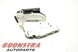 Usados Mecanismo de cerradura de puerta de 4 puertas izquierda detrás Maserati Ghibli III 3.0 Diesel Precio € 49,00 Norma de margen ofrecido por Boonstra Autoparts