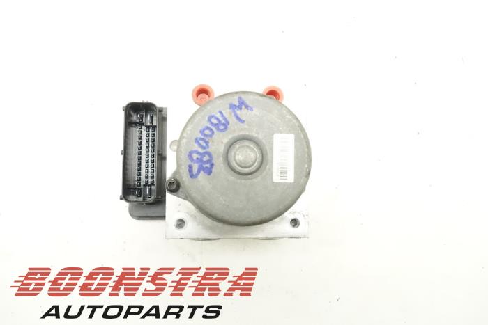 Usagé Pompe ABS Hyundai i40 CW (VFC) 1.7 CRDi 16V Prix € 34,95 Règlement à la marge proposé par Boonstra Autoparts