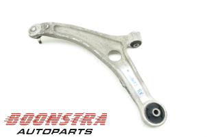 Used Front wishbone, right Hyundai i40 CW (VFC) 1.7 CRDi 16V Price € 74,25 Margin scheme offered by Boonstra Autoparts