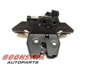 Used Tailgate lock mechanism Opel Karl 1.0 12V Price € 24,95 Margin scheme offered by Boonstra Autoparts