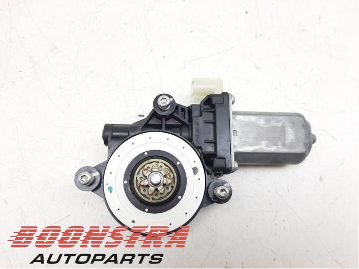 Usados Motor de ventanilla de puerta Nissan Note (E12) 1.2 68 Precio € 24,95 Norma de margen ofrecido por Boonstra Autoparts