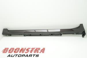 Used Side skirt, left Lexus CT 200h 1.8 16V Price € 44,25 Margin scheme offered by Boonstra Autoparts