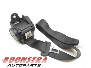 Used Rear seatbelt, centre BMW 5 serie (G30) 520i 2.0 TwinPower Turbo 16V Price € 29,21 Margin scheme offered by Boonstra Autoparts