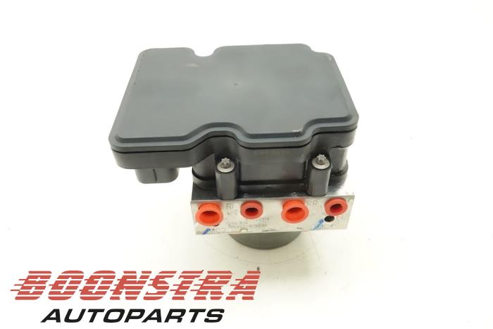 ABS pump from a Opel Karl 1.0 12V 2019