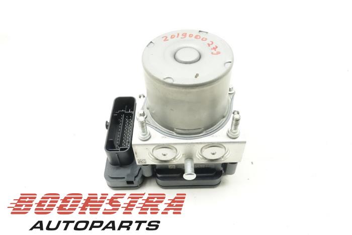 ABS pump from a Opel Karl 1.0 12V 2019
