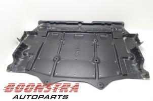Usagé Plaque de protection sol Nissan Leaf (ZE1) 40kWh Prix € 51,75 Règlement à la marge proposé par Boonstra Autoparts