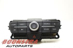 Used Radio control panel Ford Focus 3 1.0 Ti-VCT EcoBoost 12V 125 Price € 24,95 Margin scheme offered by Boonstra Autoparts