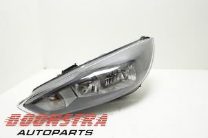 Used Headlight, left Ford Focus 3 1.0 Ti-VCT EcoBoost 12V 125 Price € 104,25 Margin scheme offered by Boonstra Autoparts