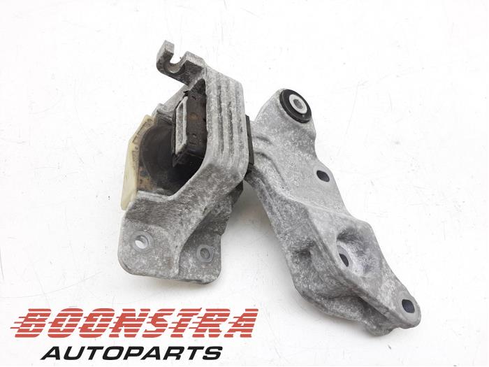 Used Engine mount Mercedes Vito (447.6) 1.6 111 CDI 16V Price € 30,19 Inclusive VAT offered by Boonstra Autoparts